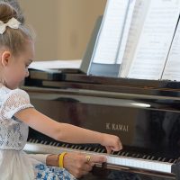homeschool-child-learns-piano